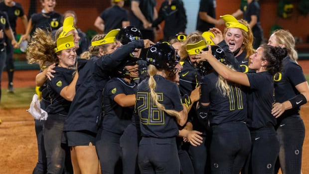 Oregon Ducks Softball